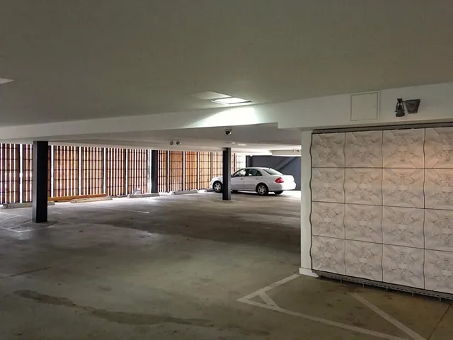 $625,000 | 2410 Waugh Drive, Unit 4C, Houston, TX 77006