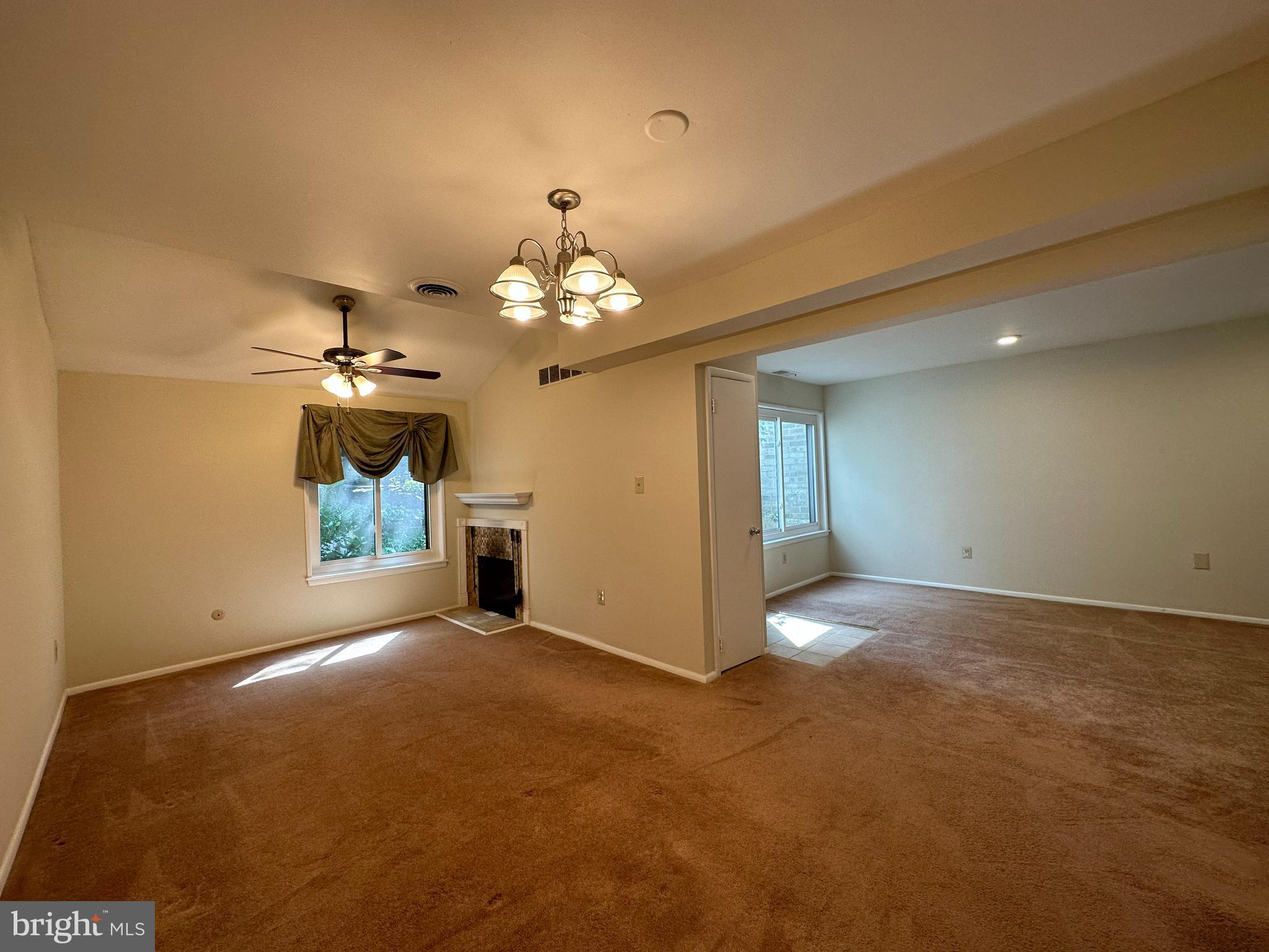 903 Cable Hill Drive, Unit TYPE Springfield, PA 19064 - Photo 11 of 20 Dining Room / Den Combo 18' x 10'