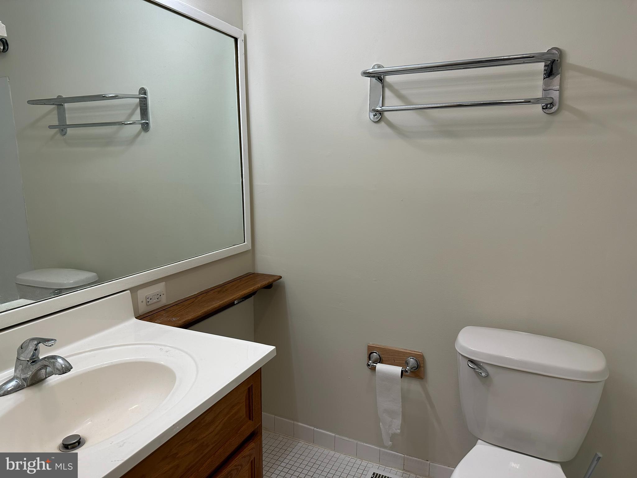 903 Cable Hill Drive, Unit TYPE Springfield, PA 19064 - Photo 17 of 20 Full Bathroom with tub/shower