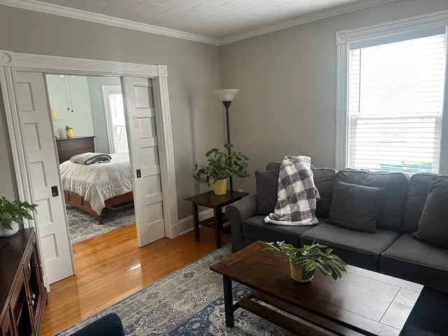 $1,950 | 11 Crescent Avenue, Unit 11, Norwood, MA 02062