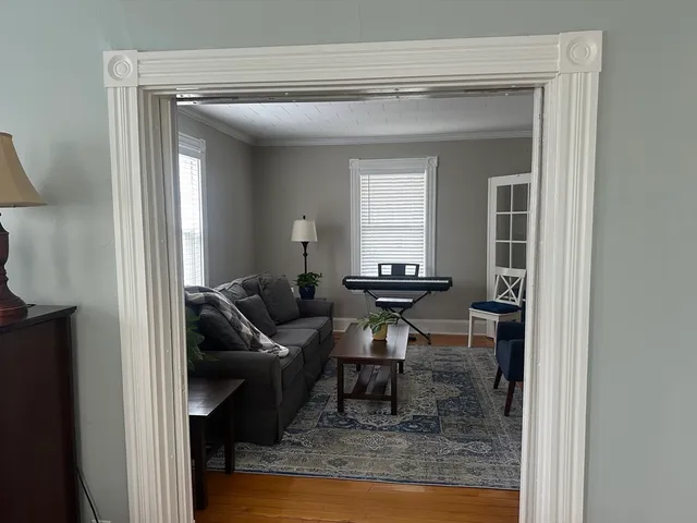 $1,950 | 11 Crescent Avenue, Unit 11, Norwood, MA 02062