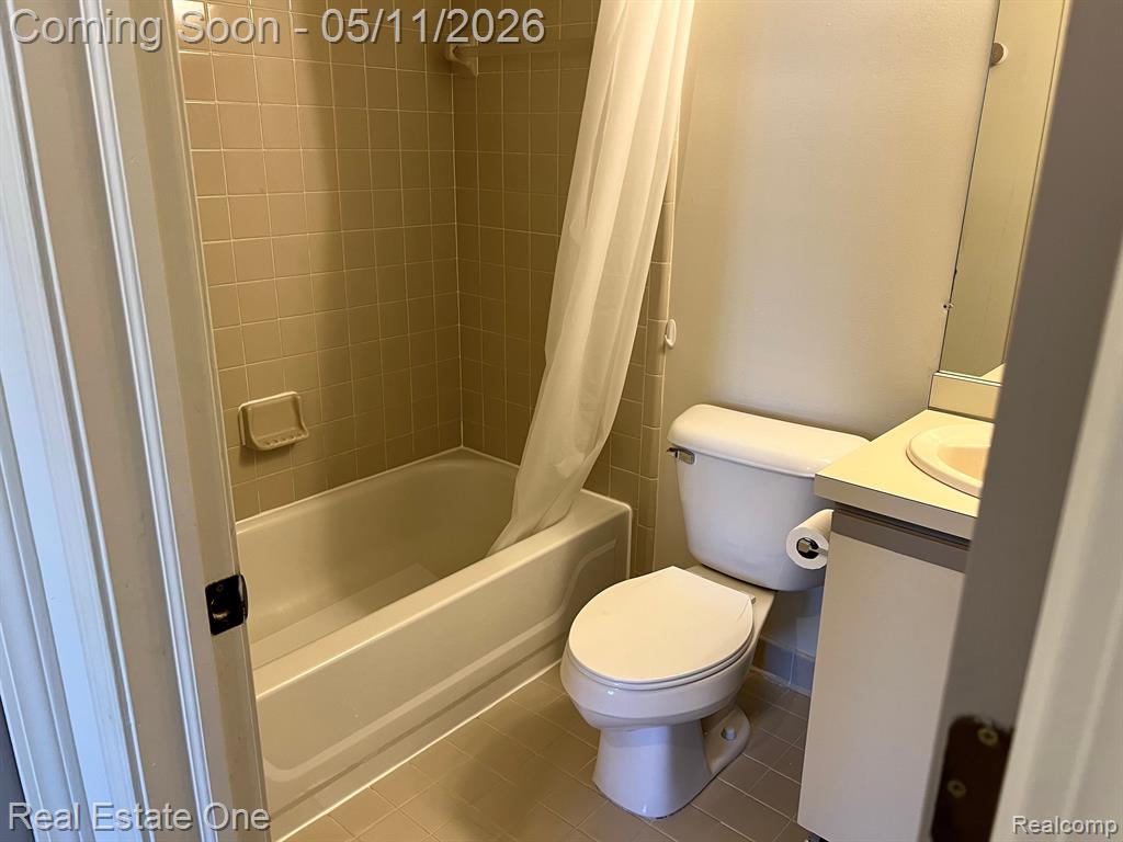 1629 Glenbrooke Court Rochester Hills, MI 48307 - Photo 16 of 29