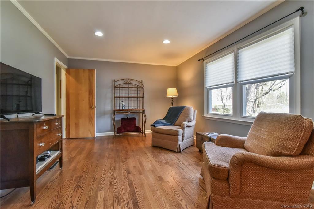 435 Rowland Rd. Swannanoa, NC 28778 - Photo 11 of 30 Gallery Image 11