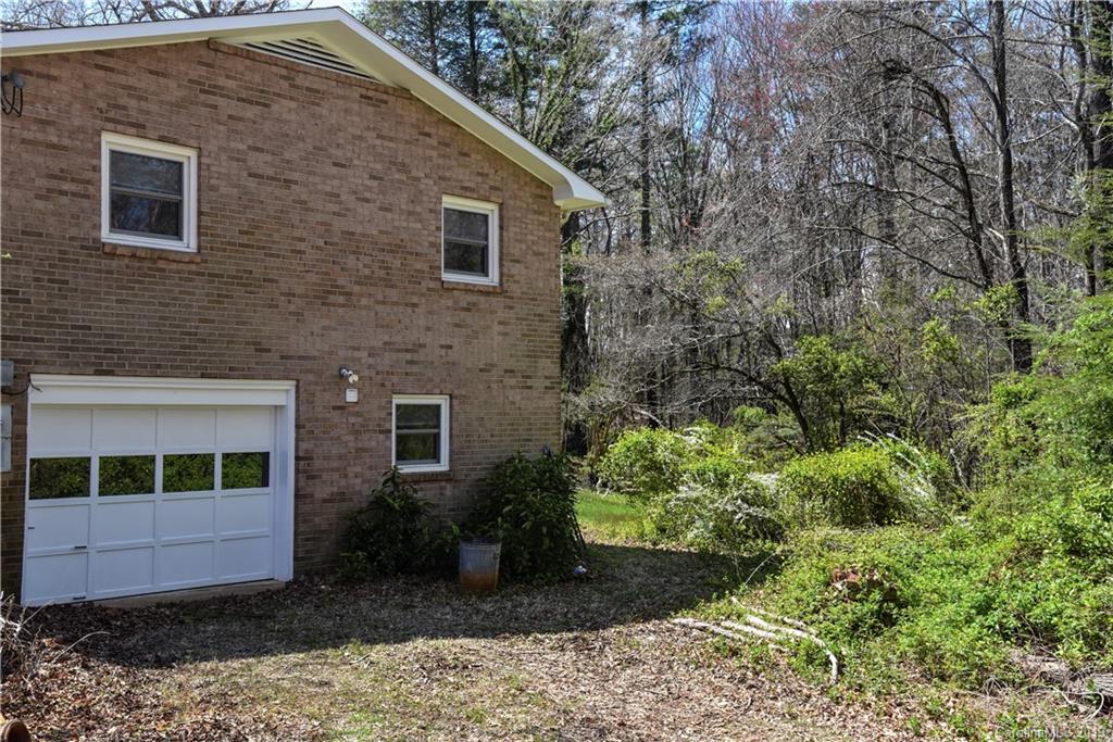 435 Rowland Rd. Swannanoa, NC 28778 - Photo 5 of 30 Gallery Image 5