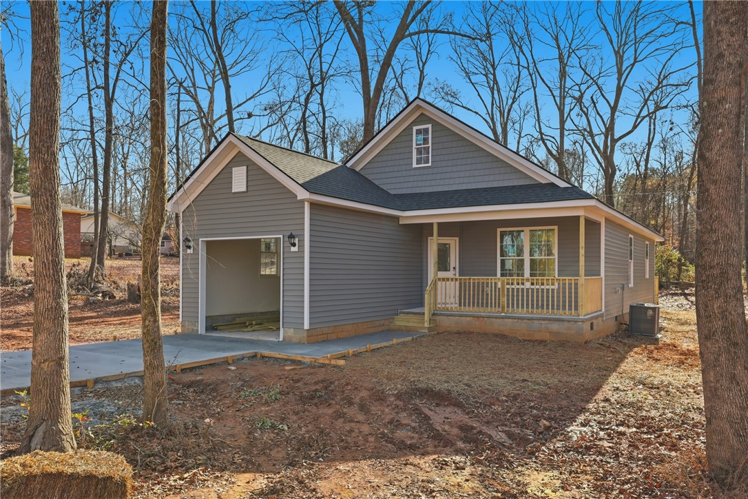 216 Cloverhill Drive Anderson, SC 29624 - Photo 2 of 39 Front * Landscaping coming soon*