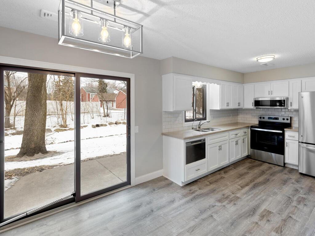 6909 Unity Avenue North Brooklyn Center, MN 55429 - Photo 8 of 31