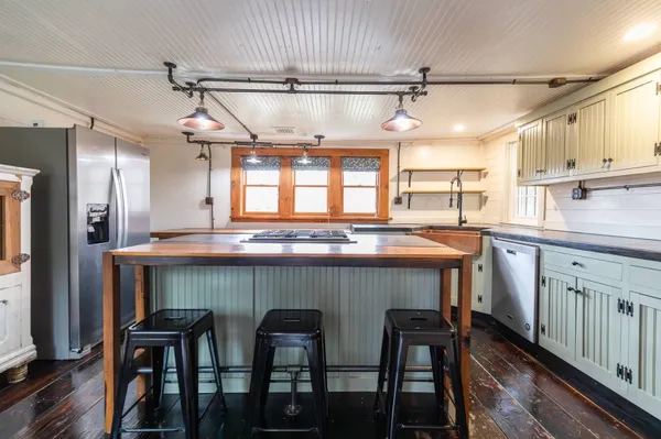 $575,000 | 395 Ashby Road, New Ipswich, NH 03071