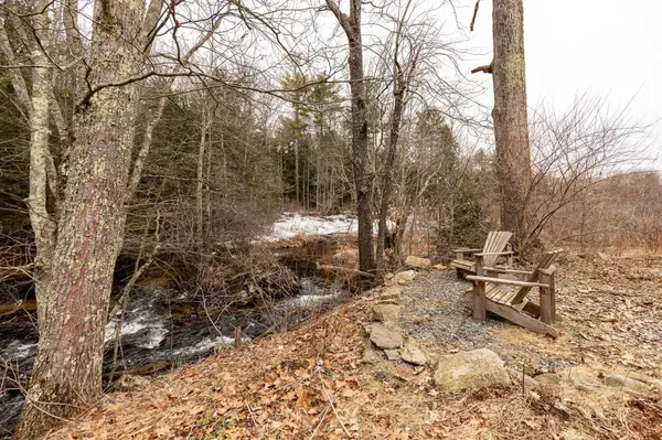 $575,000 | 395 Ashby Road, New Ipswich, NH 03071