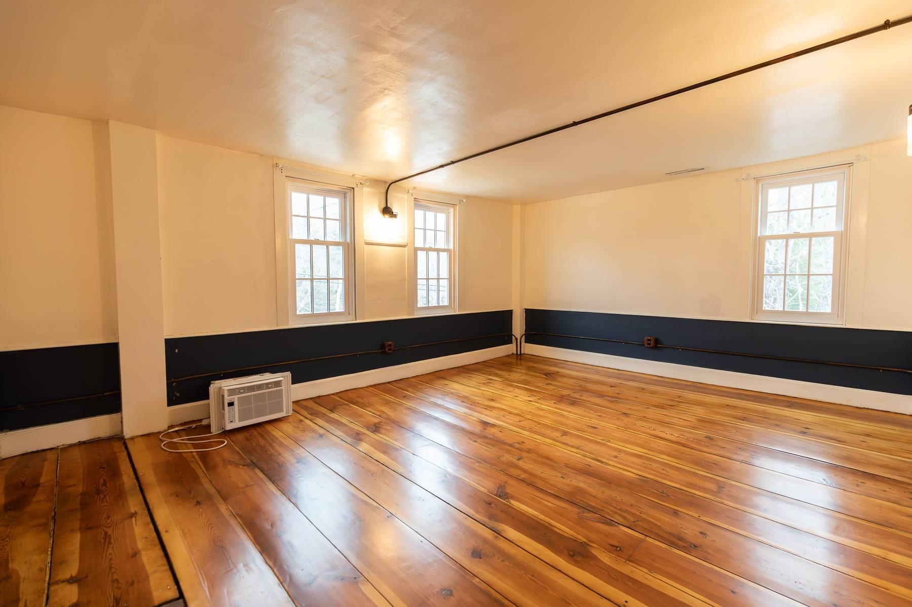 395 Ashby Road New Ipswich, NH 03071 - Photo 10 of 59