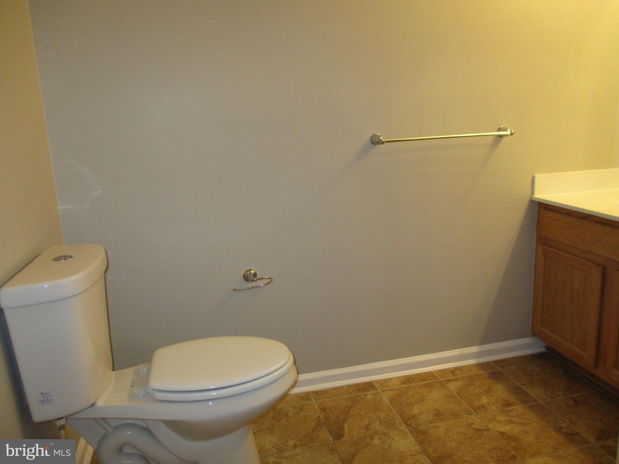 21 Fox Court Delanco, NJ 08075 - Photo 11 of 23 First Floor bath