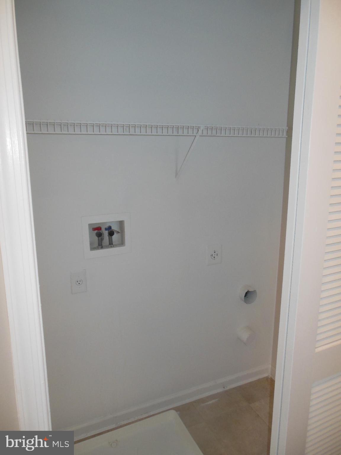 21 Fox Court Delanco, NJ 08075 - Photo 20 of 23 Upstairs Laundry