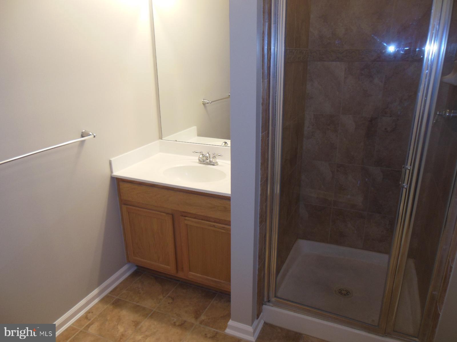 21 Fox Court Delanco, NJ 08075 - Photo 10 of 23 First Floor bath