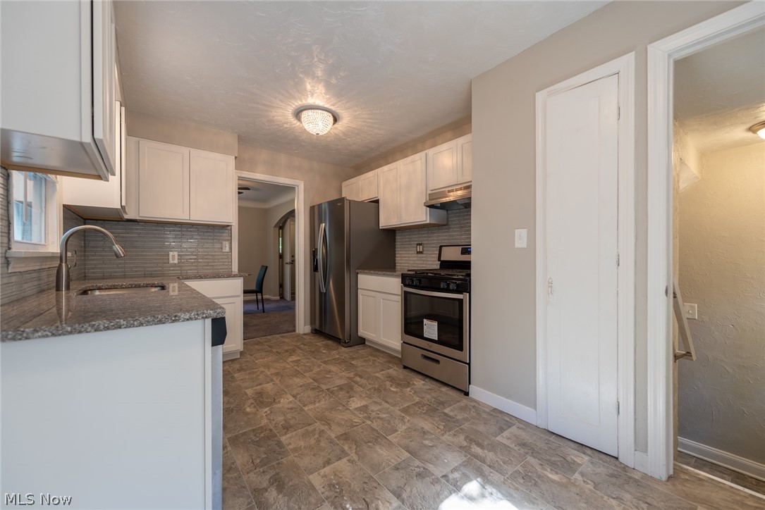 1112 Woodview Road Cleveland Heights, OH 44121 - Photo 14 of 35