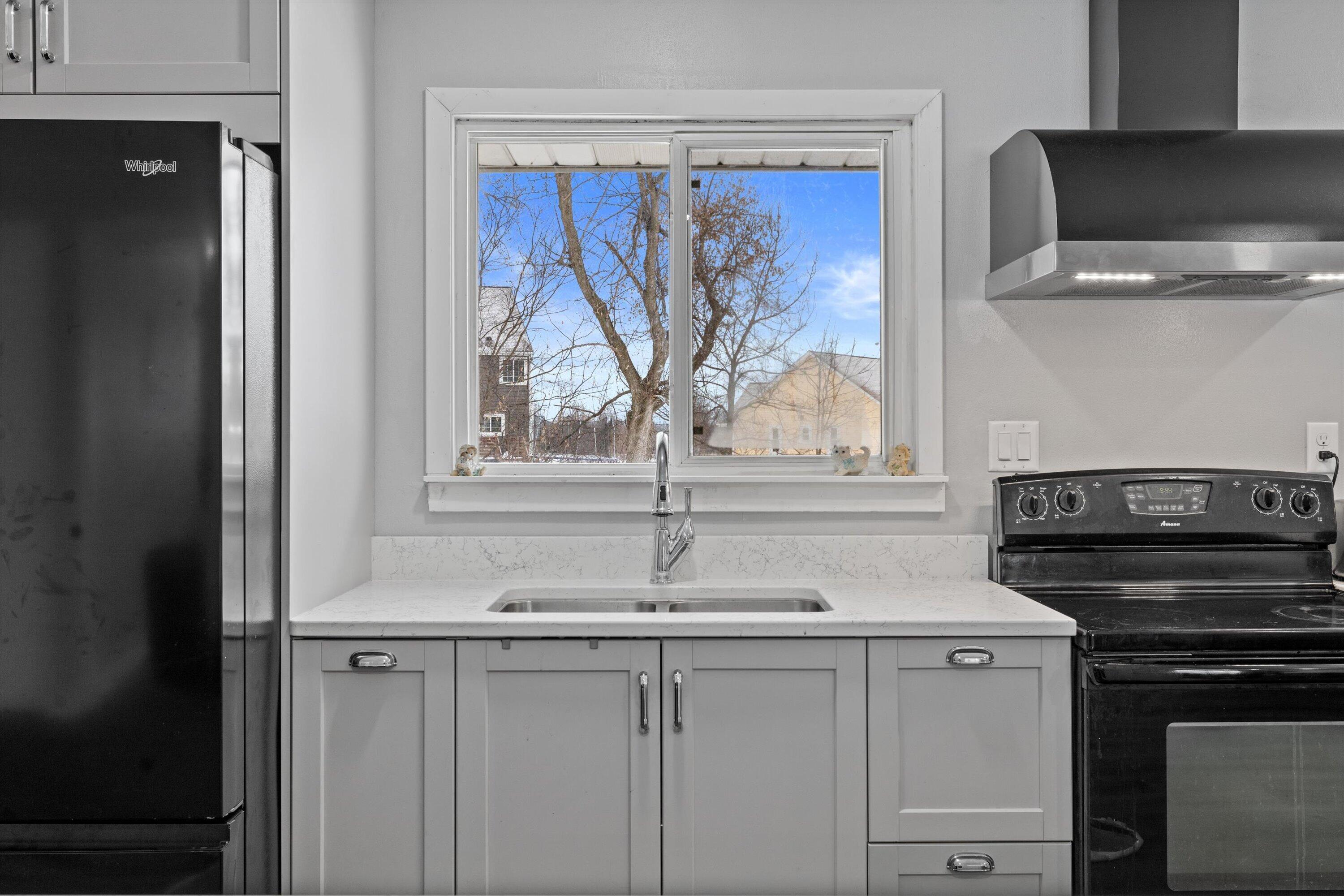 W124S8276 North Cape Road Muskego, WI 53150 - Photo 9 of 44 Kitchen