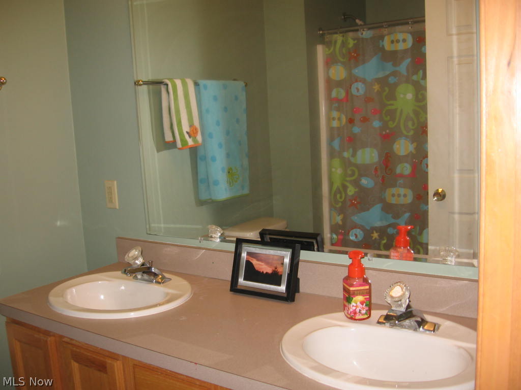1724 Edgefield Road Lyndhurst, OH 44124 - Photo 7 of 15 additional bath with double sinks