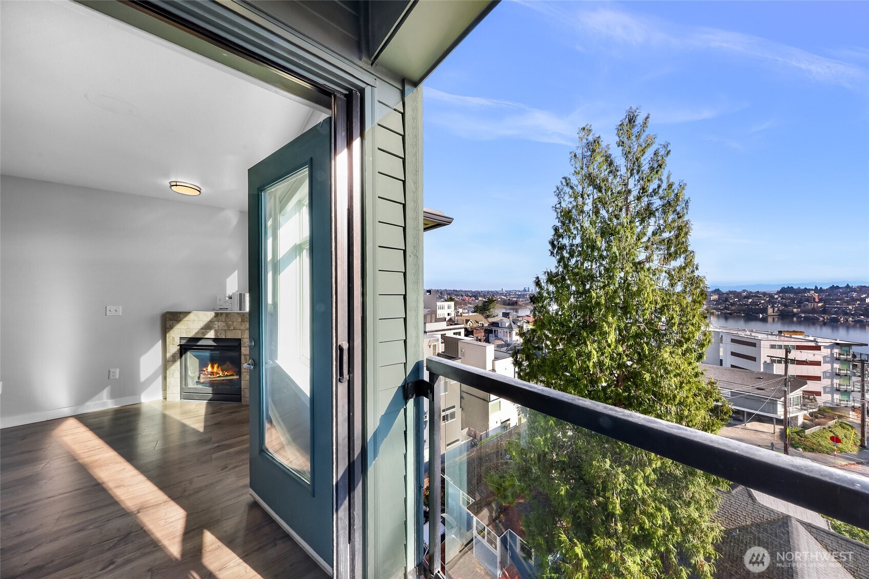 655 Crockett Street, Unit B304 Seattle, WA 98109 - Photo 22 of 32