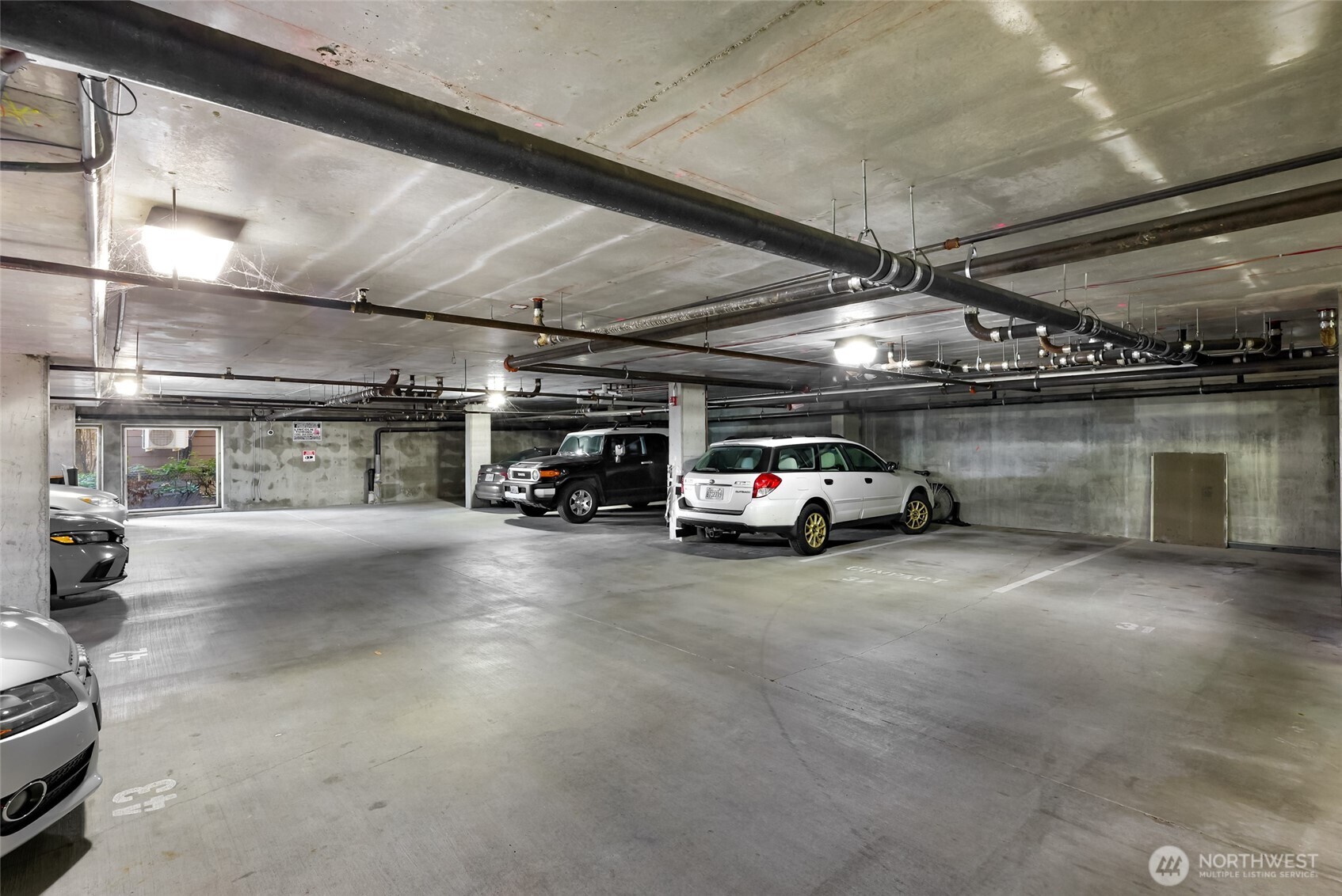 655 Crockett Street, Unit B304 Seattle, WA 98109 - Photo 23 of 32
