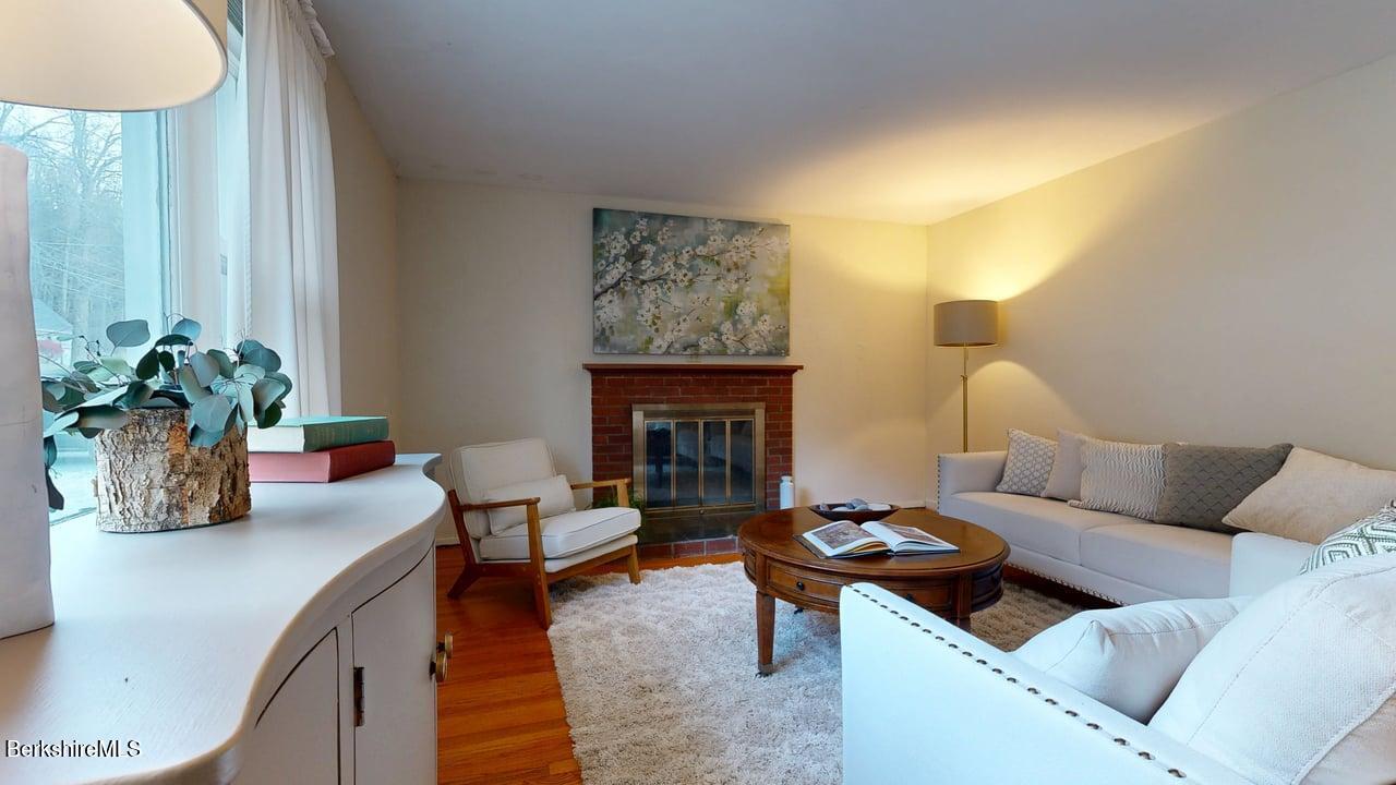 612 East New Lenox Road Pittsfield, MA 01201 - Photo 14 of 43 Liv 8