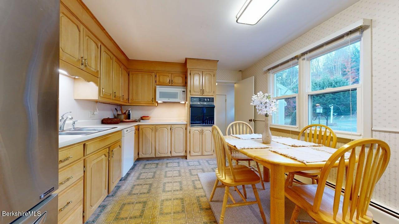 612 East New Lenox Road Pittsfield, MA 01201 - Photo 17 of 43 Kit 1