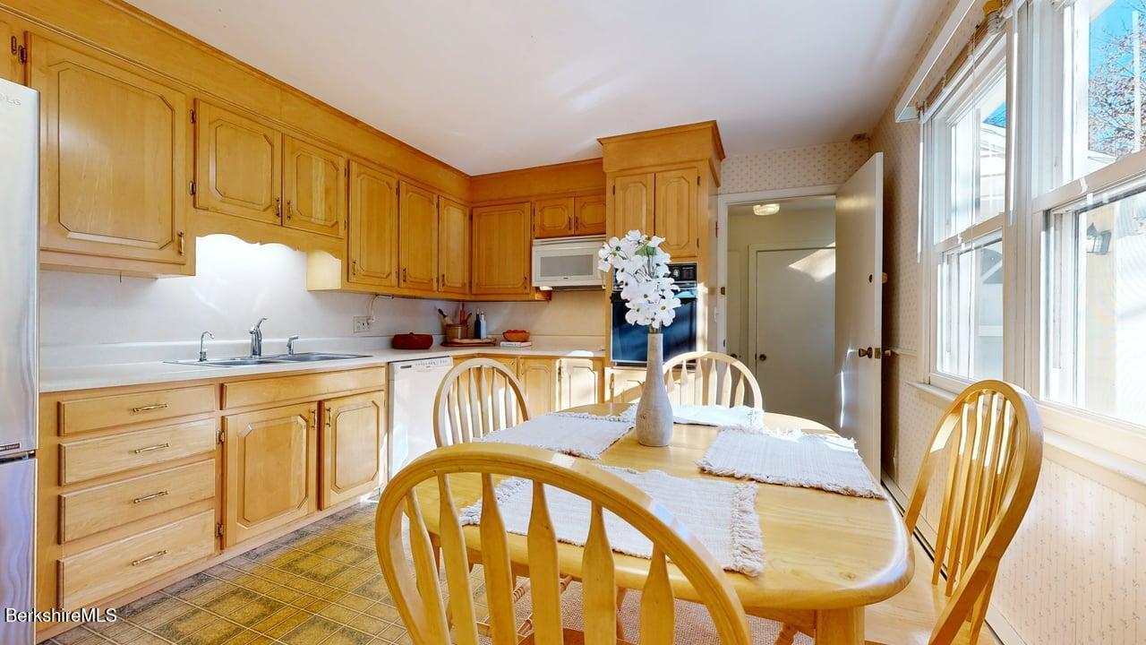 612 East New Lenox Road Pittsfield, MA 01201 - Photo 18 of 43 Kit 2