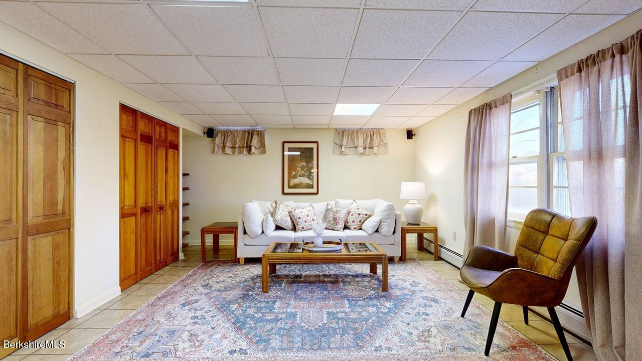 612 East New Lenox Road Pittsfield, MA 01201 - Photo 28 of 43 Inlaw Liv 2