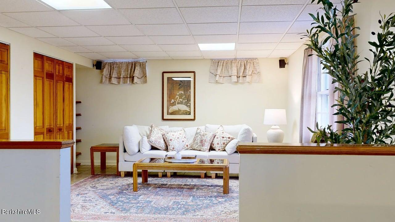 612 East New Lenox Road Pittsfield, MA 01201 - Photo 30 of 43 Inlaw Liv 4