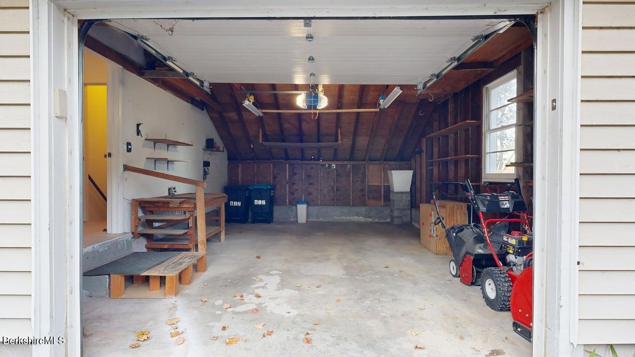 612 East New Lenox Road Pittsfield, MA 01201 - Photo 42 of 43 Garage 1