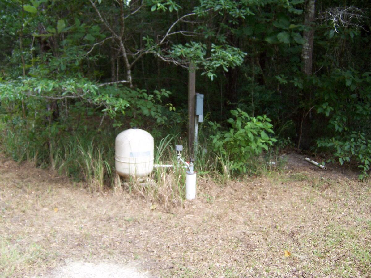 304 Batson Road Ponce de Leon, FL 32455 - Photo 4 of 41 100_7635