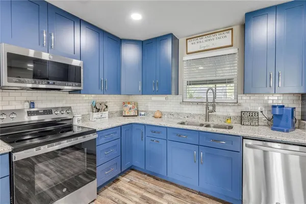 $366,900 | 2711 Pine Tree Drive, Edgewater, FL 32141