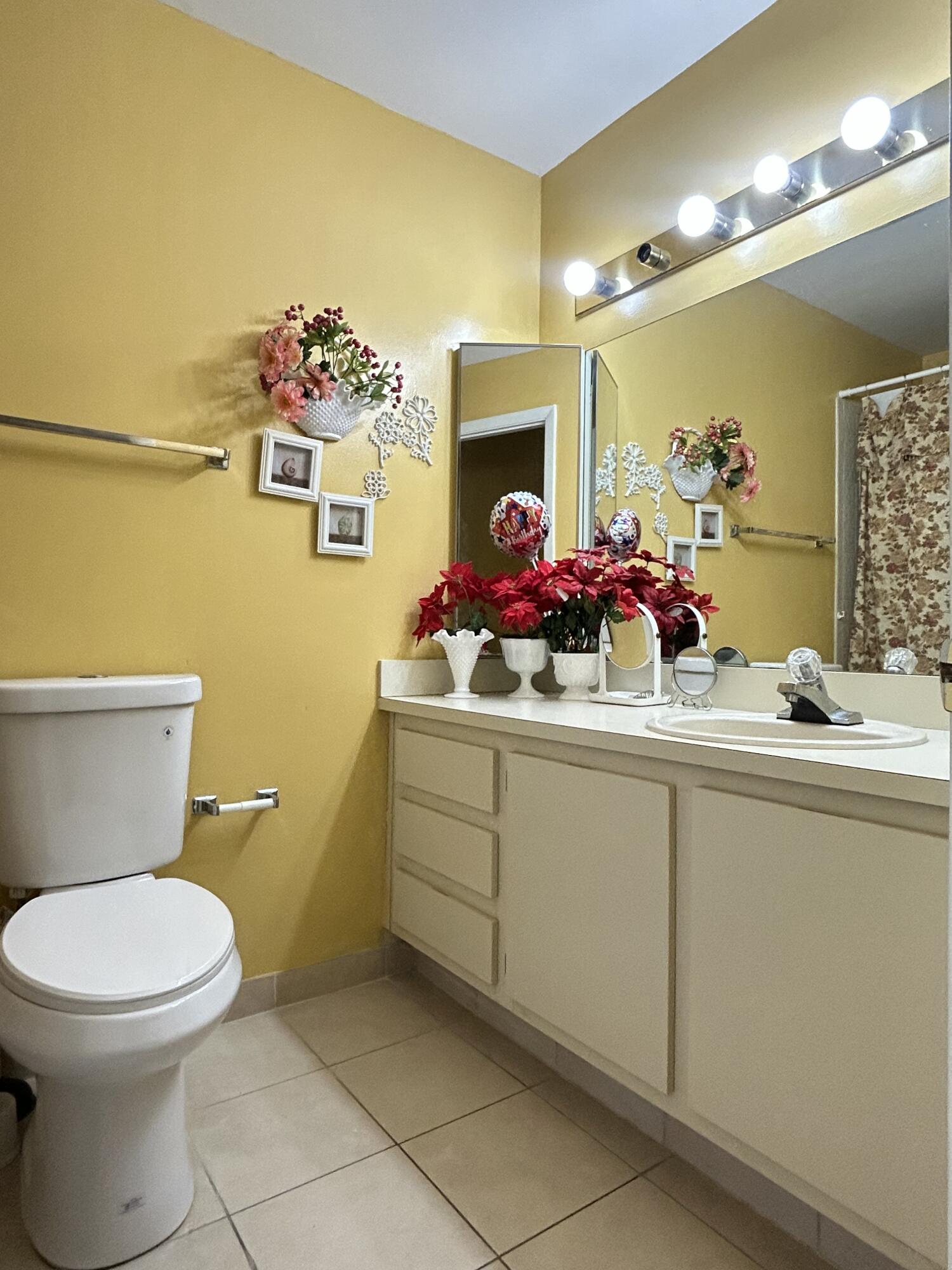 391 Springdale Circle Palm Springs, FL 33461 - Photo 13 of 22 5570ABD4-6641-41D2-BD78-7967E8E69E1C