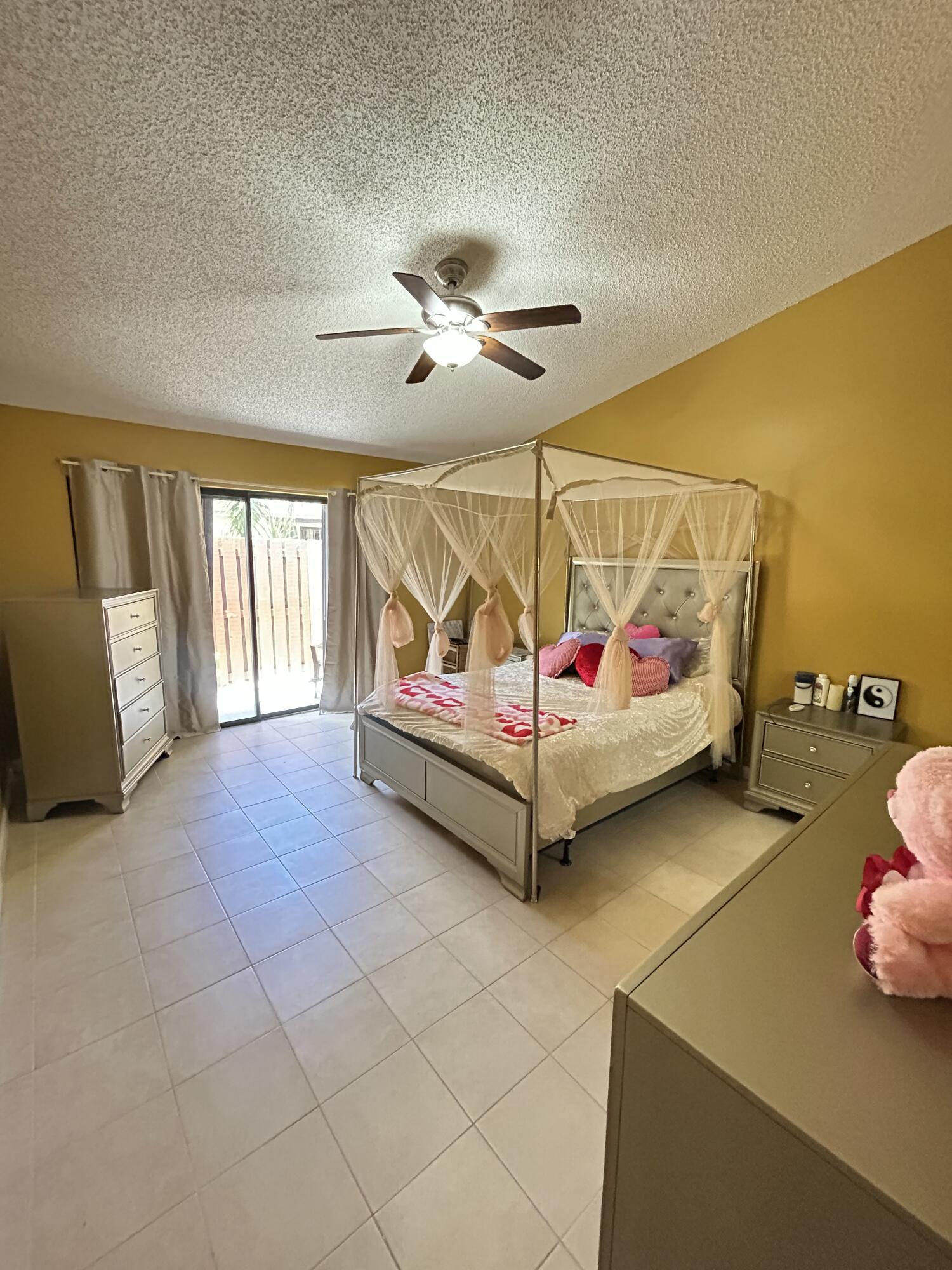 391 Springdale Circle Palm Springs, FL 33461 - Photo 15 of 22 2EB3DC29-E338-4262-B4B6-37827E2A4964