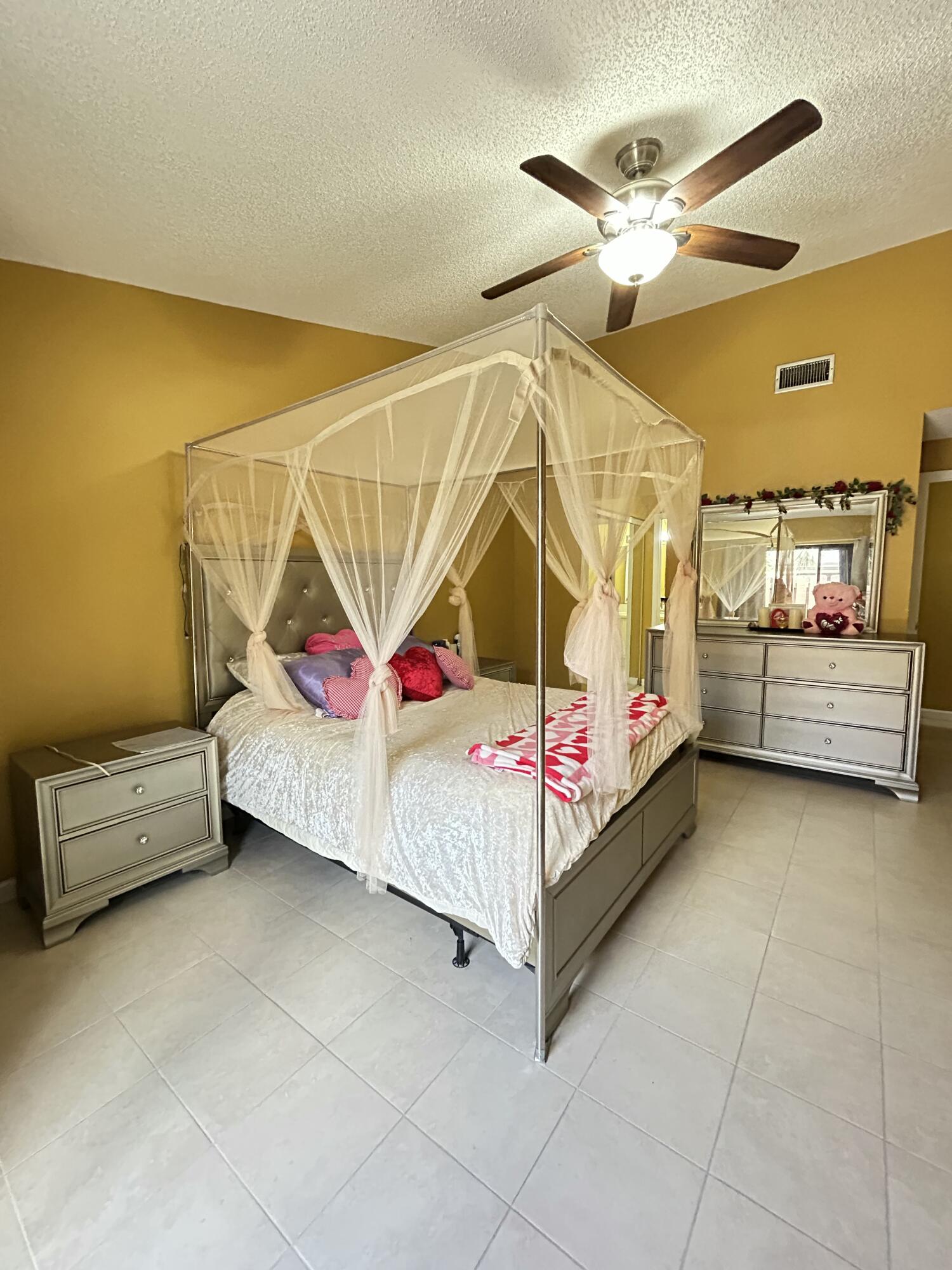 391 Springdale Circle Palm Springs, FL 33461 - Photo 16 of 22 E7B0A6C4-12A1-4BCF-92D5-14943763DF1B