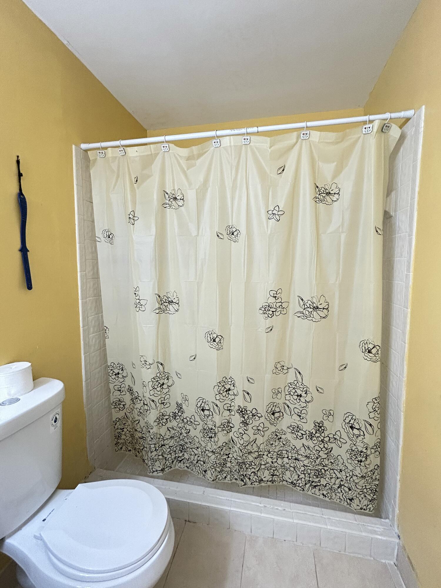 391 Springdale Circle Palm Springs, FL 33461 - Photo 20 of 22 5F2CA705-0173-4228-B931-82A03A240786