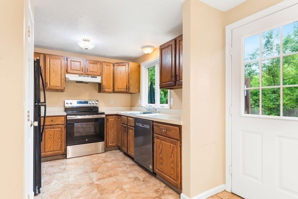145 South Street, Unit 6 Walpole, MA 02081 - Photo 6 of 21