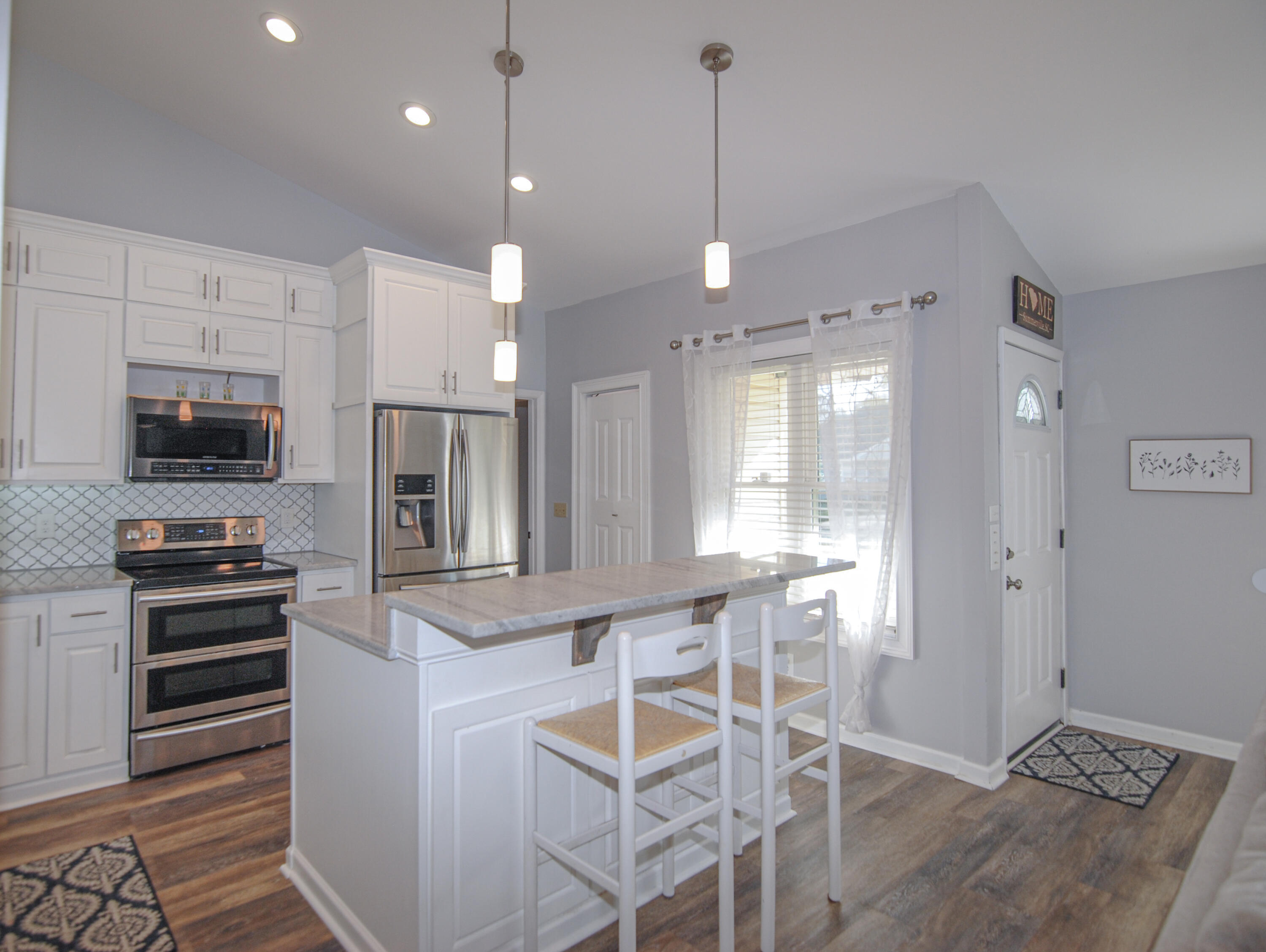 132 Lancashire Road Summerville, SC 29486 - Photo 2 of 15 DSC_0607