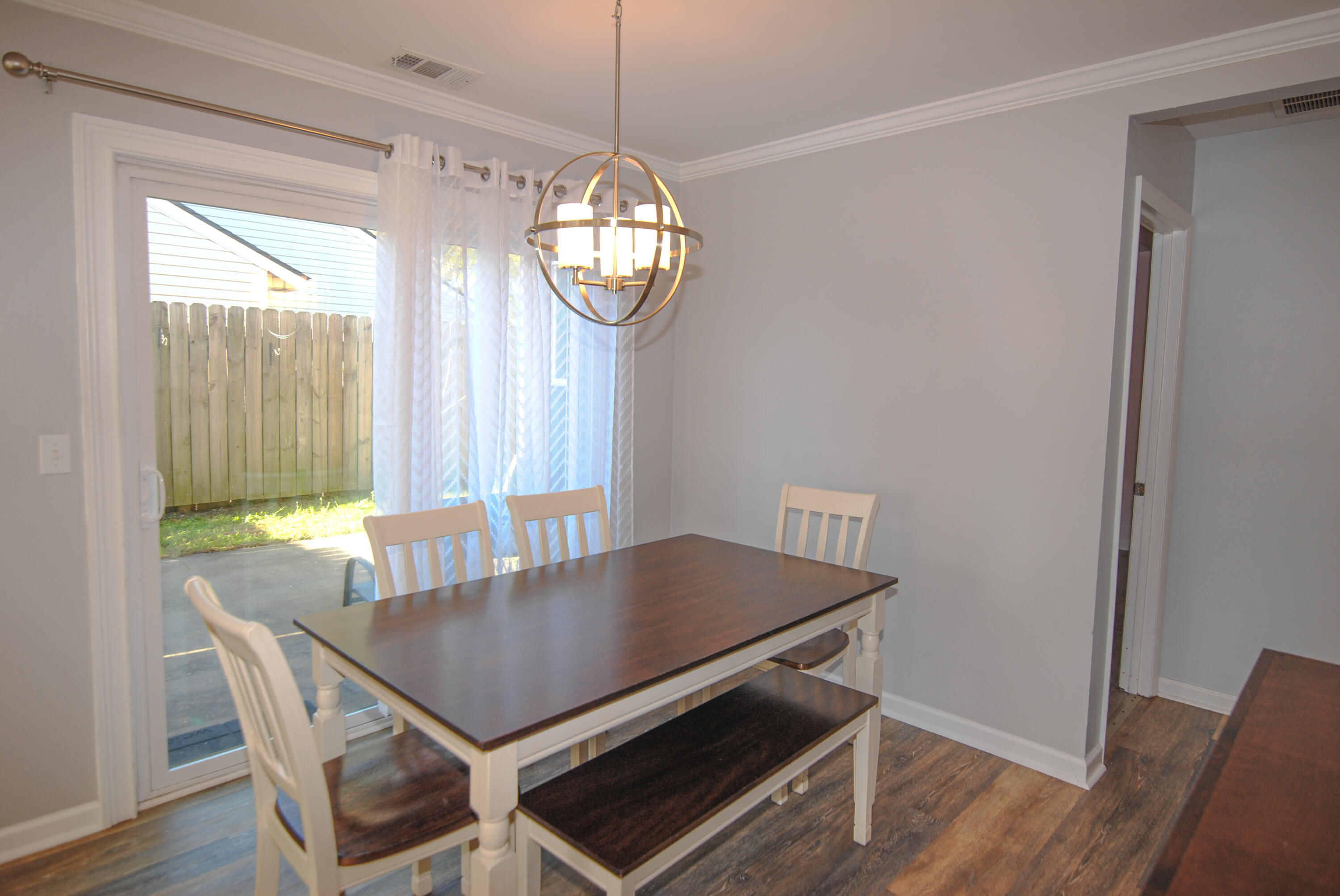 132 Lancashire Road Summerville, SC 29486 - Photo 5 of 15 DSC_0442