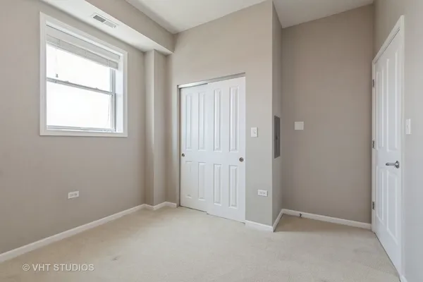 $3,495 | 828 West Grace Street, Unit 1304, Chicago, IL 60613