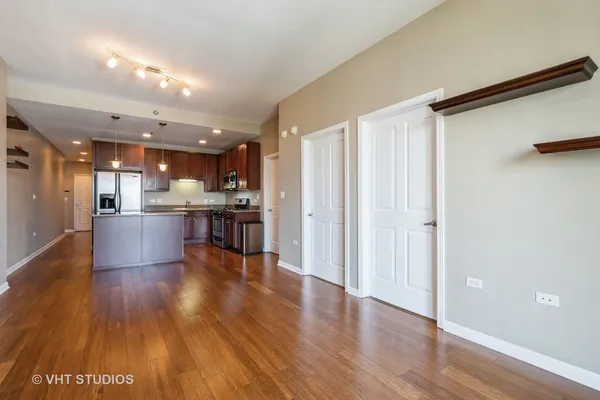 $3,495 | 828 West Grace Street, Unit 1304, Chicago, IL 60613