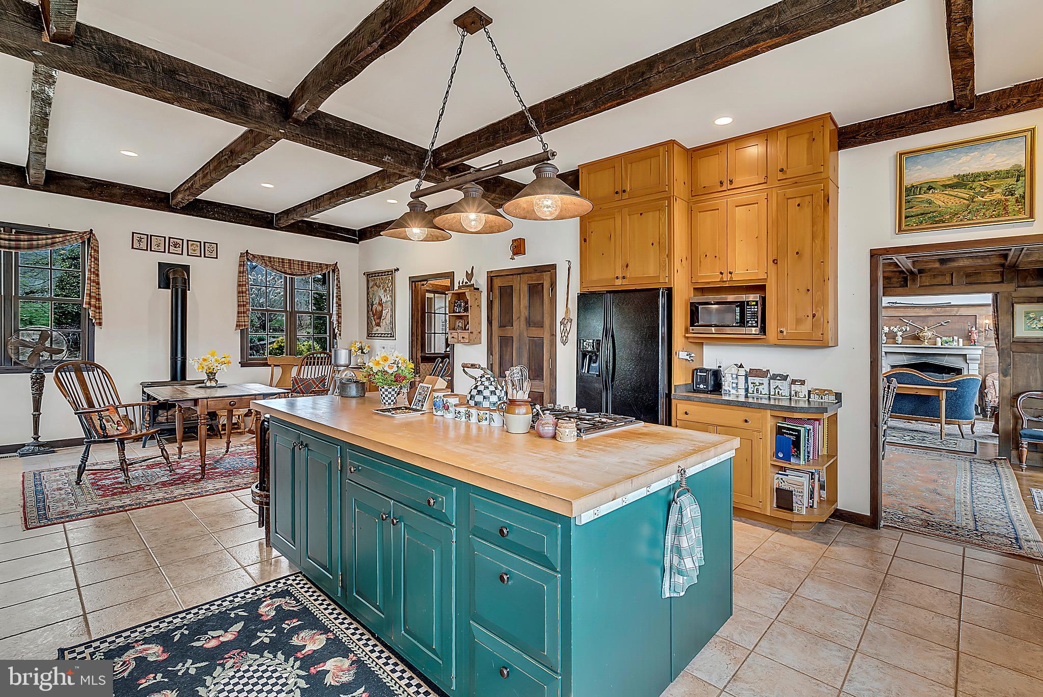 2283 Leeds Manor Road Markham, VA 22643 - Photo 14 of 45 Country Kitchen with Huge Center Island