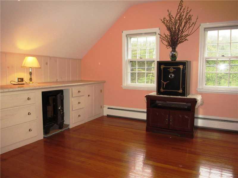 2 Hedgerow Drive Cumberland, ME 04021 - Photo 23 of 32 Bedroom.