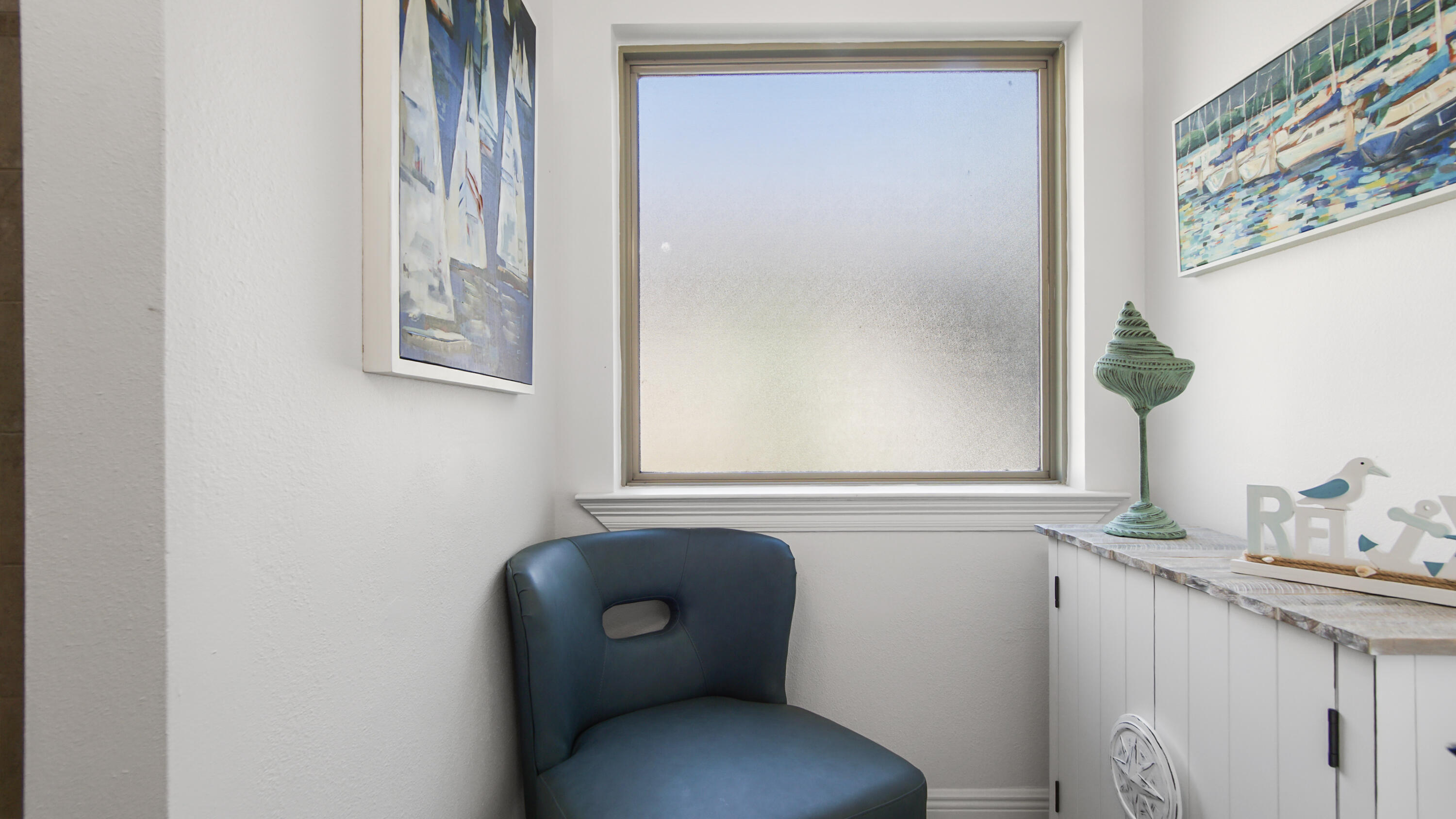 123 Big Oak Lane Santa Rosa Beach, FL 32459 - Photo 21 of 50 a bathroom with a toilet sink and mirror