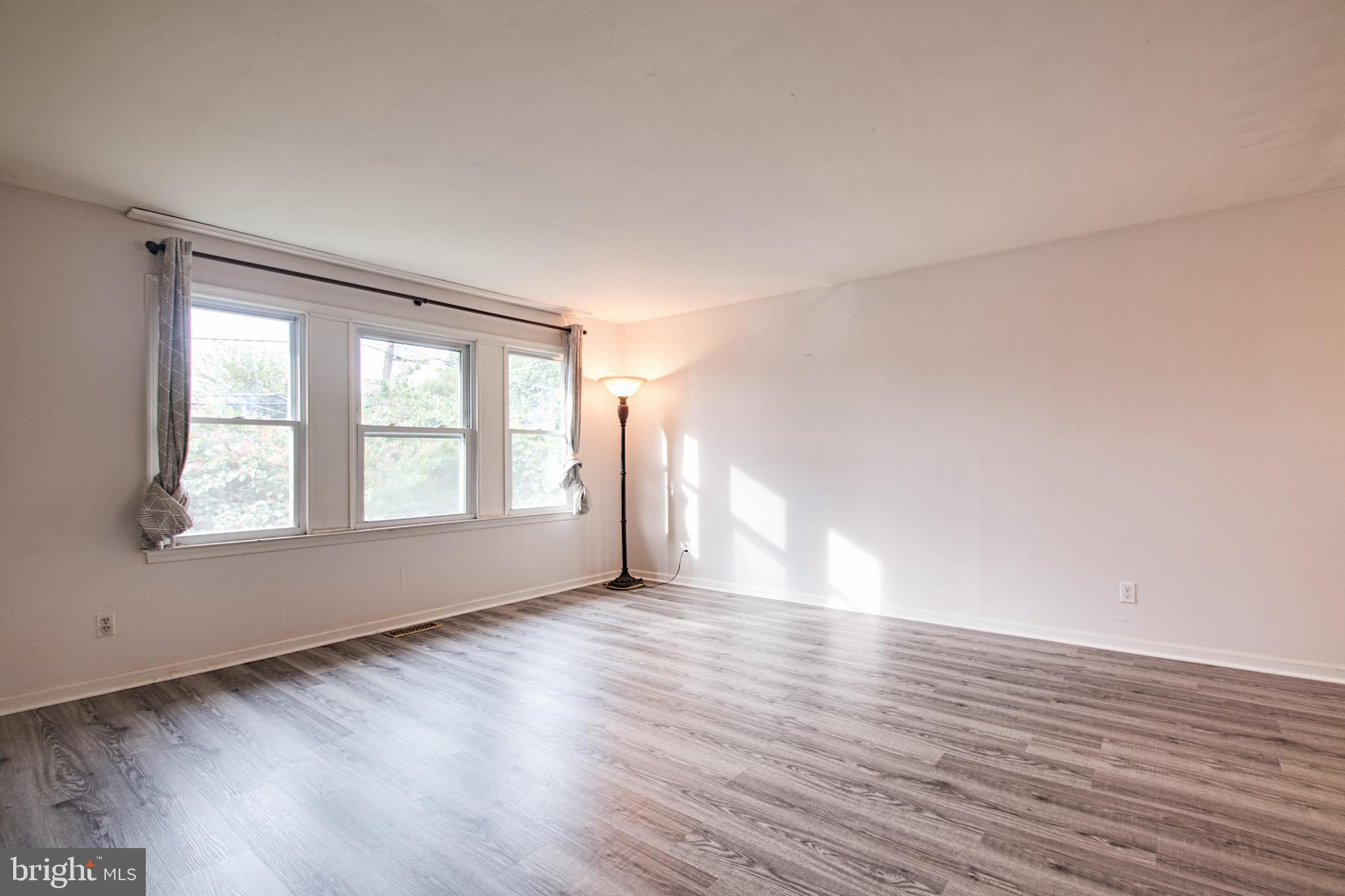 904 Cropwell Road Cherry Hill, NJ 08003 - Photo 3 of 31 Gallery Image 3