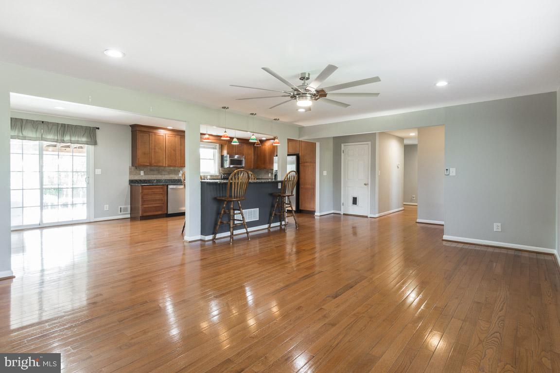 9907 Marilynn Road Perry Hall, MD 21128 - Photo 12 of 50 Living Room
