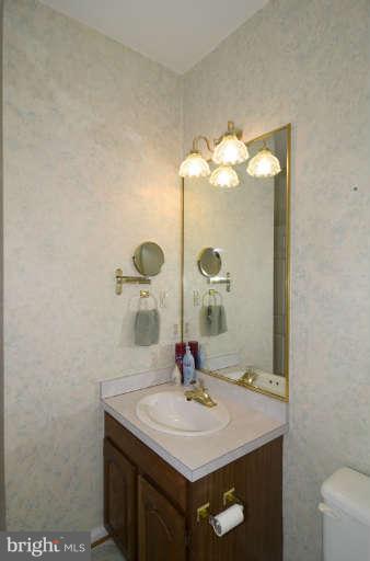 31 Bryants Nursery Road Silver Spring, MD 20905 - Photo 13 of 28 Bath