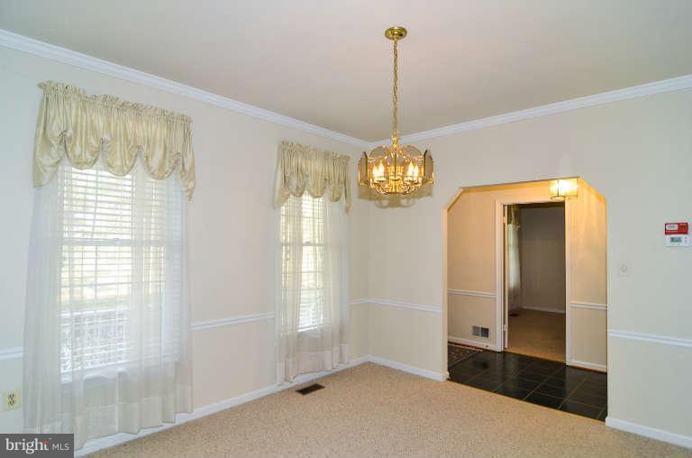 31 Bryants Nursery Road Silver Spring, MD 20905 - Photo 5 of 28 Dining Room