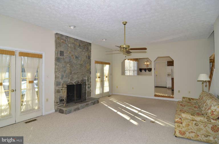 31 Bryants Nursery Road Silver Spring, MD 20905 - Photo 6 of 28 Family Room