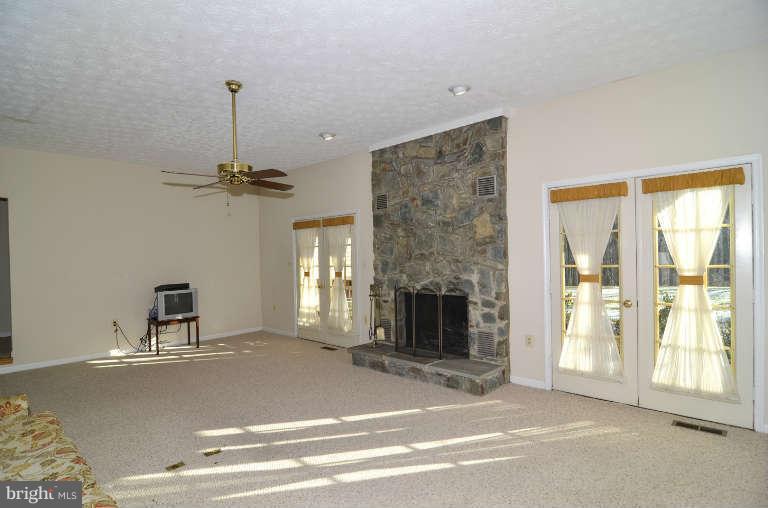 31 Bryants Nursery Road Silver Spring, MD 20905 - Photo 8 of 28 Family Room