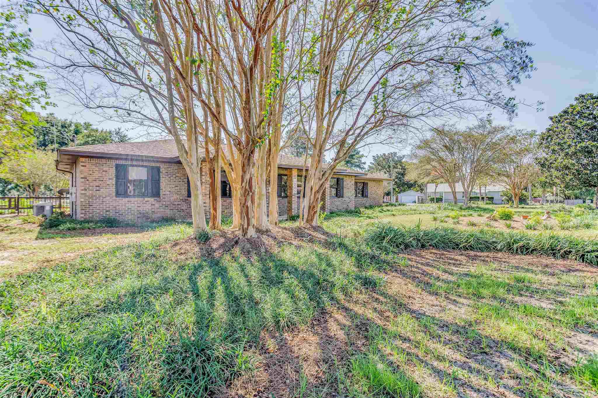 1205 Palisade Road Pensacola, FL 32504 - Photo 2 of 37 Gallery Image 2