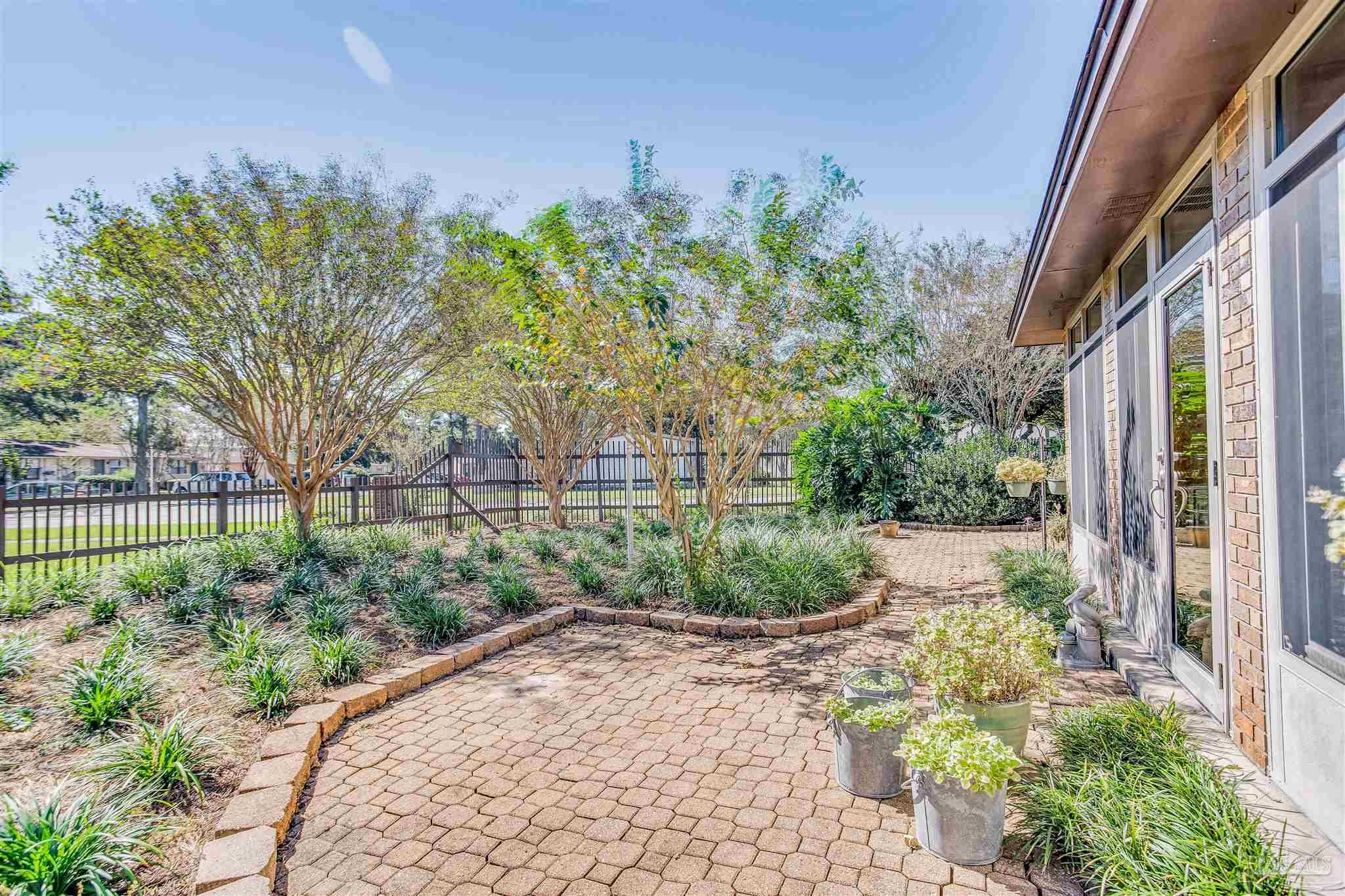 1205 Palisade Road Pensacola, FL 32504 - Photo 11 of 37 Gallery Image 11