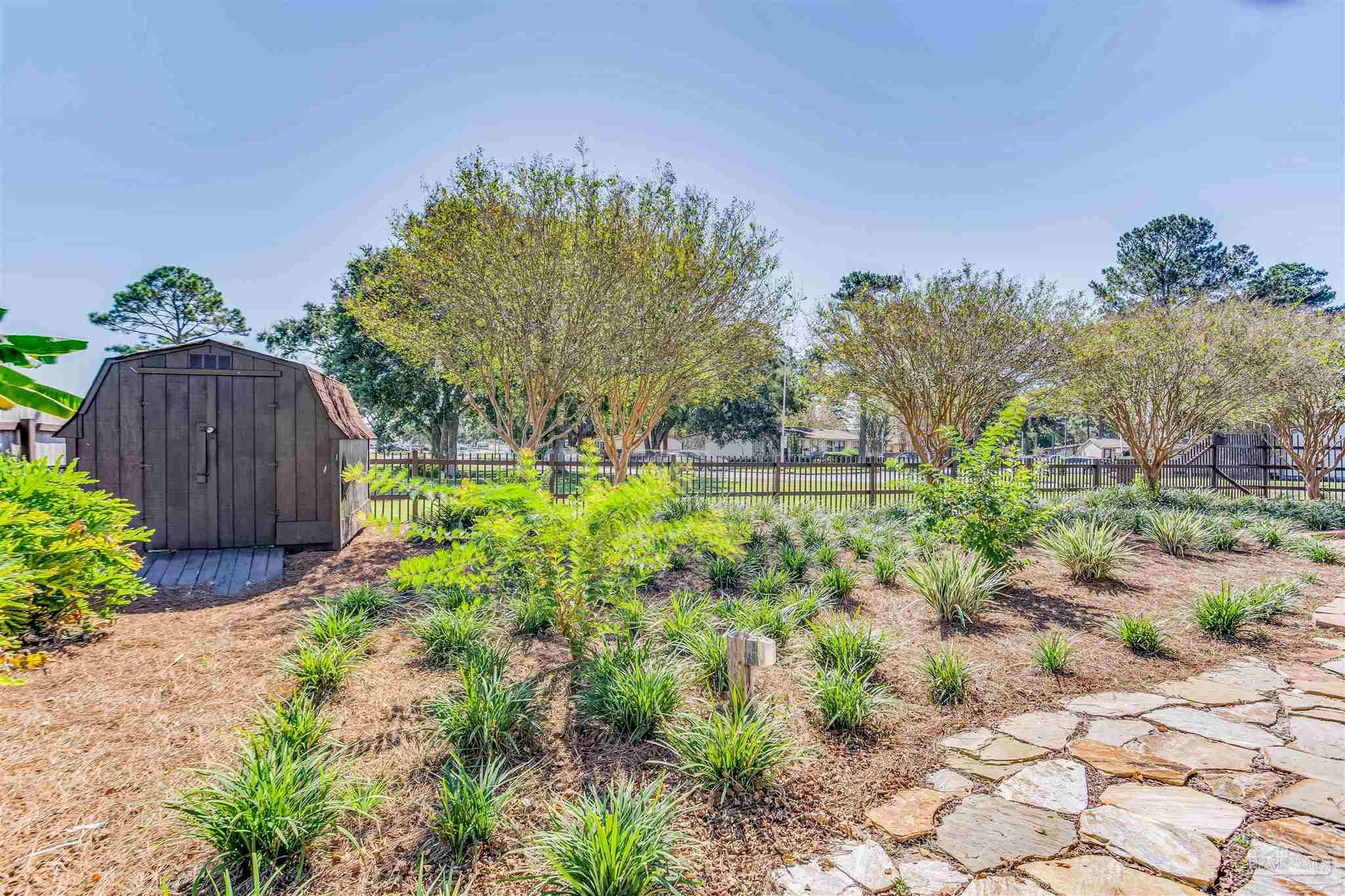 1205 Palisade Road Pensacola, FL 32504 - Photo 9 of 37 Gallery Image 9